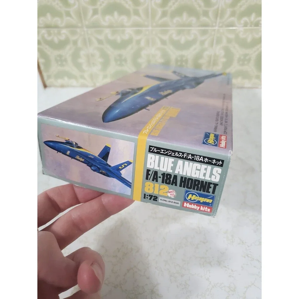 Hasegawa #812 Blue Angels F/A-18A Hornet 1:72 Hobby Kits Airplane Open Box